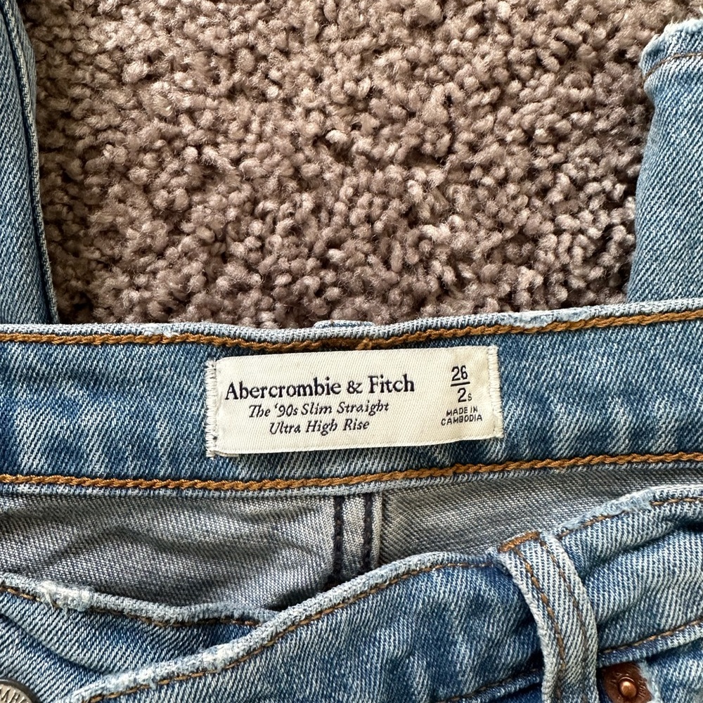 The 90s Slim Straight Ultra High Rise
